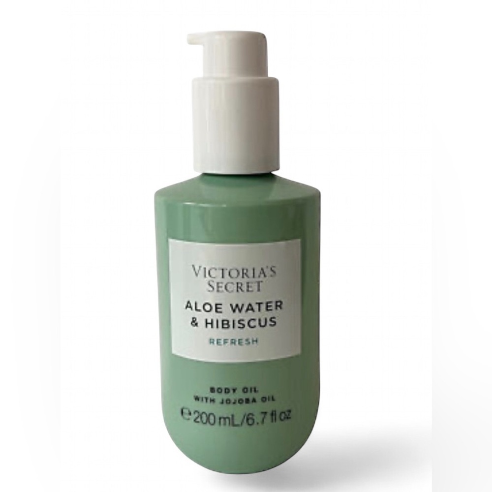Victoria's Secret Aloe Water & Hibiscus Refresh Body Oil - Green
